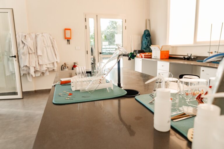 bio-laboratories-03