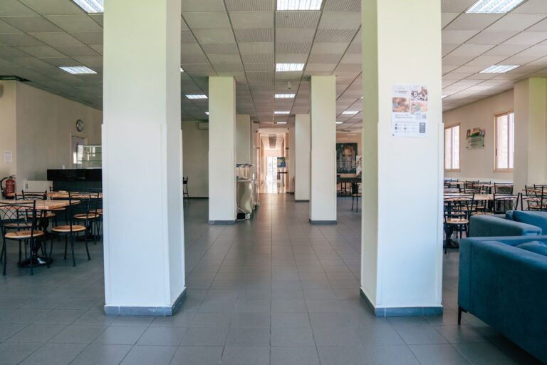 sh-community-cafeteria-02