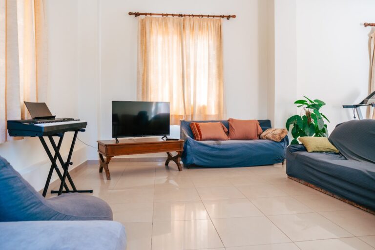 sh-living-sitting-room-02