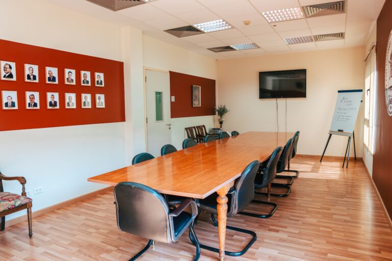 uh-leadership-conference-room-03
