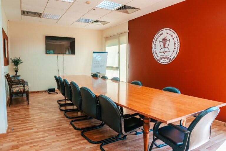 uh-leadership-conference-room-04