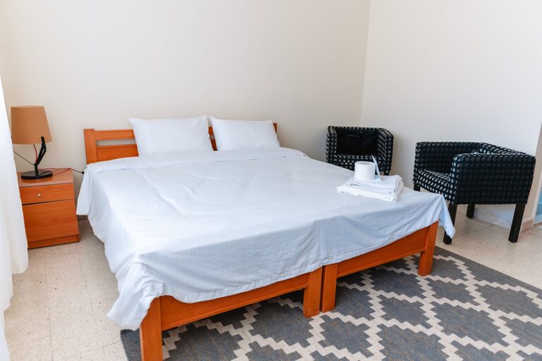 nh-dorm-room-02