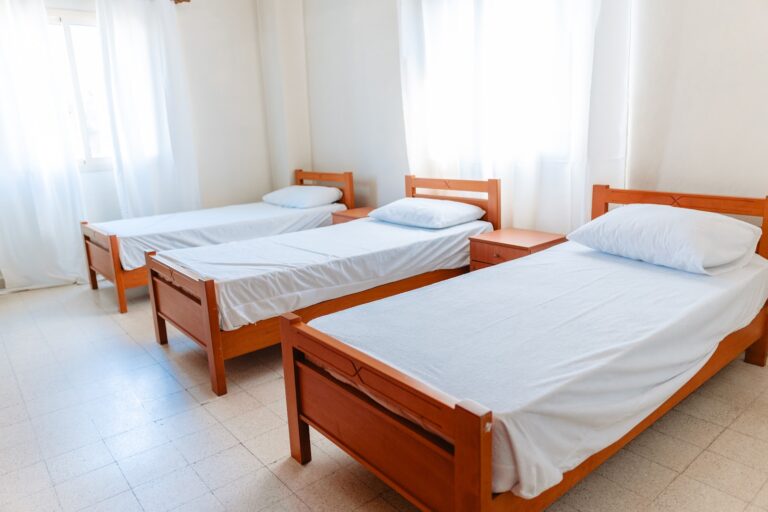 nh-dorm-room-07