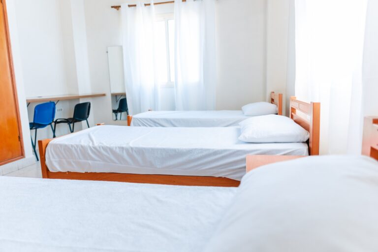 nh-dorm-room-08