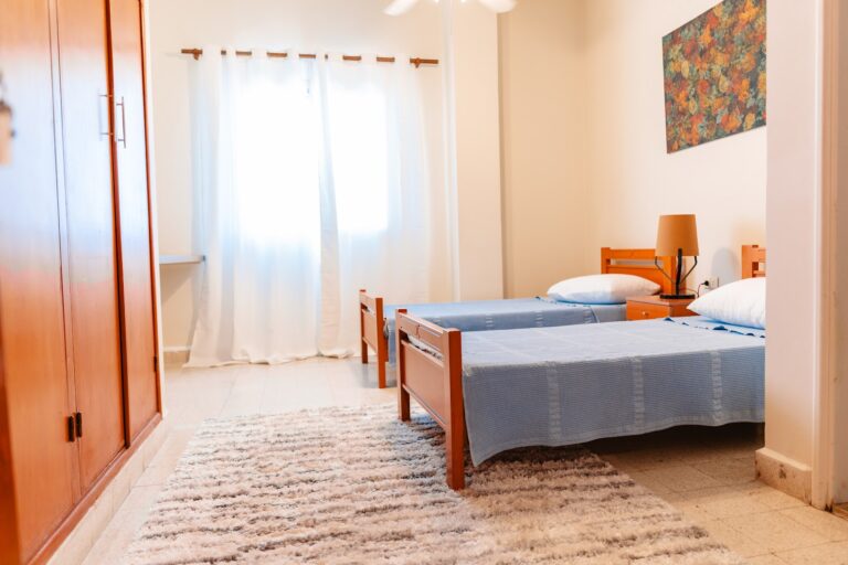 sh-dorm-room-02