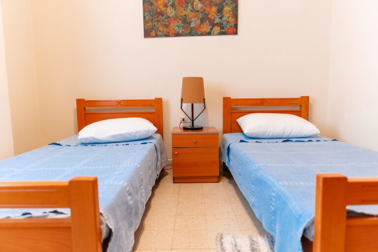 sh-dorm-room-03