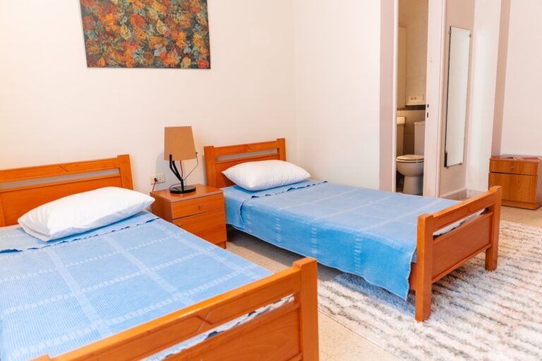 sh-dorm-room-04