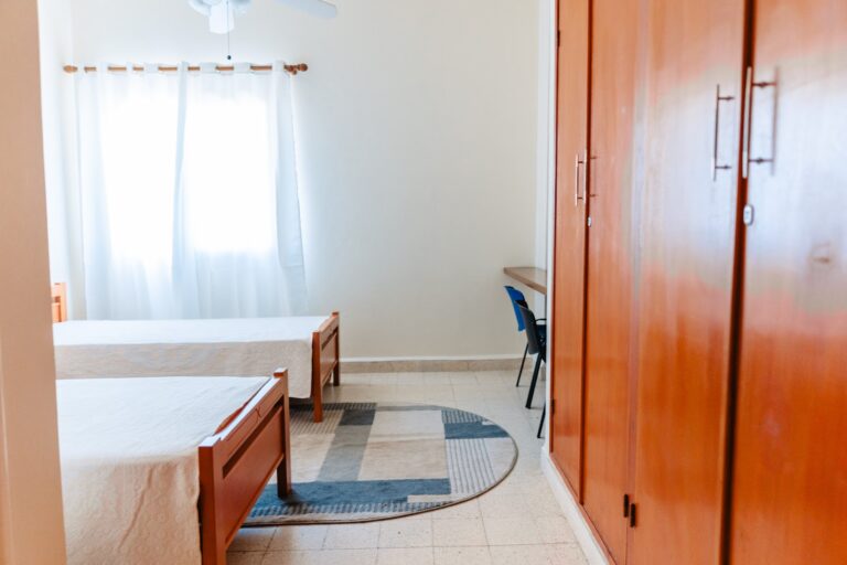sh-dorm-room-06