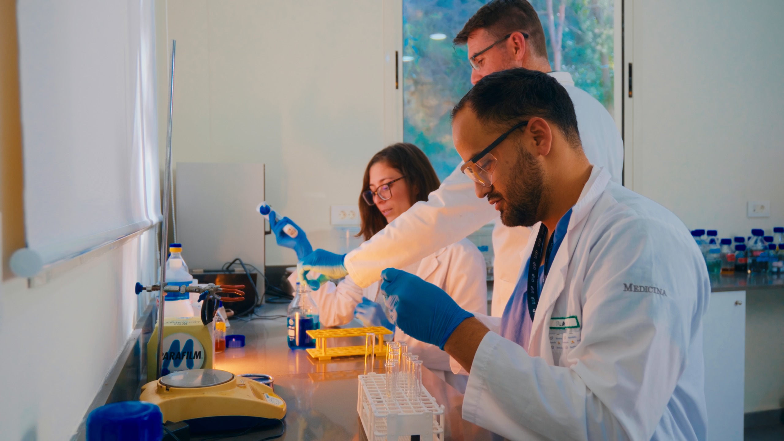 MEU Biology students performing laboratory work and pipetting solutions